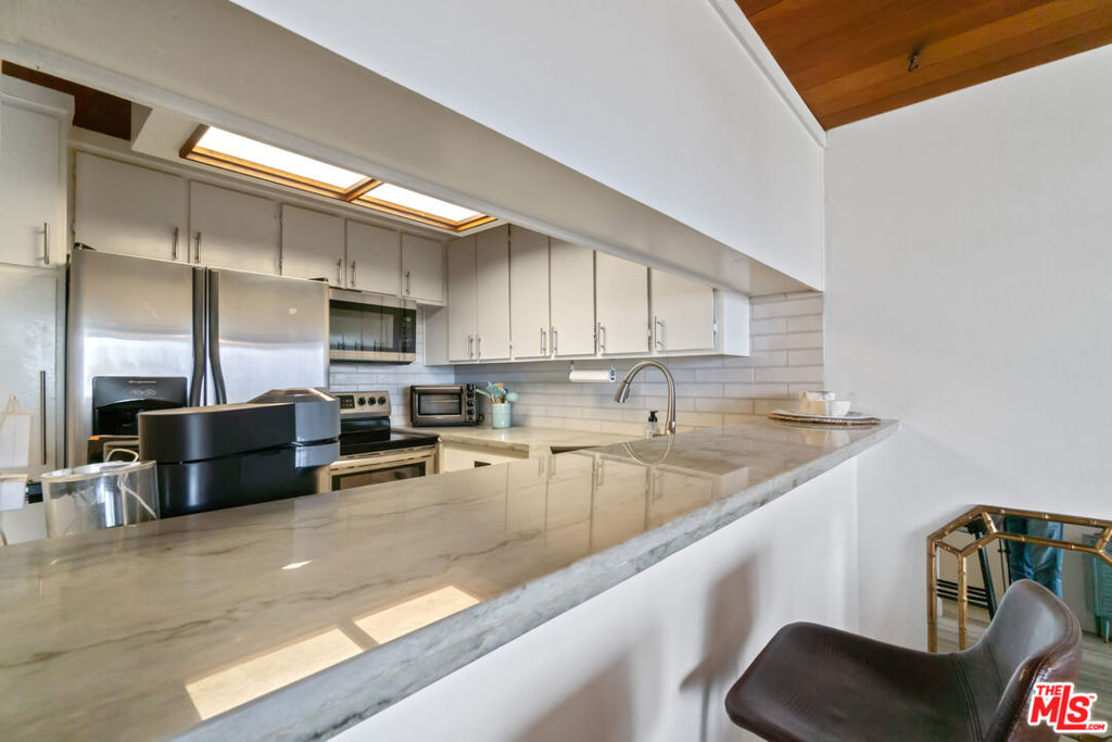 6209 Pacific Avenue 103