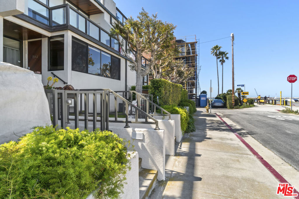 6209 Pacific Avenue 103