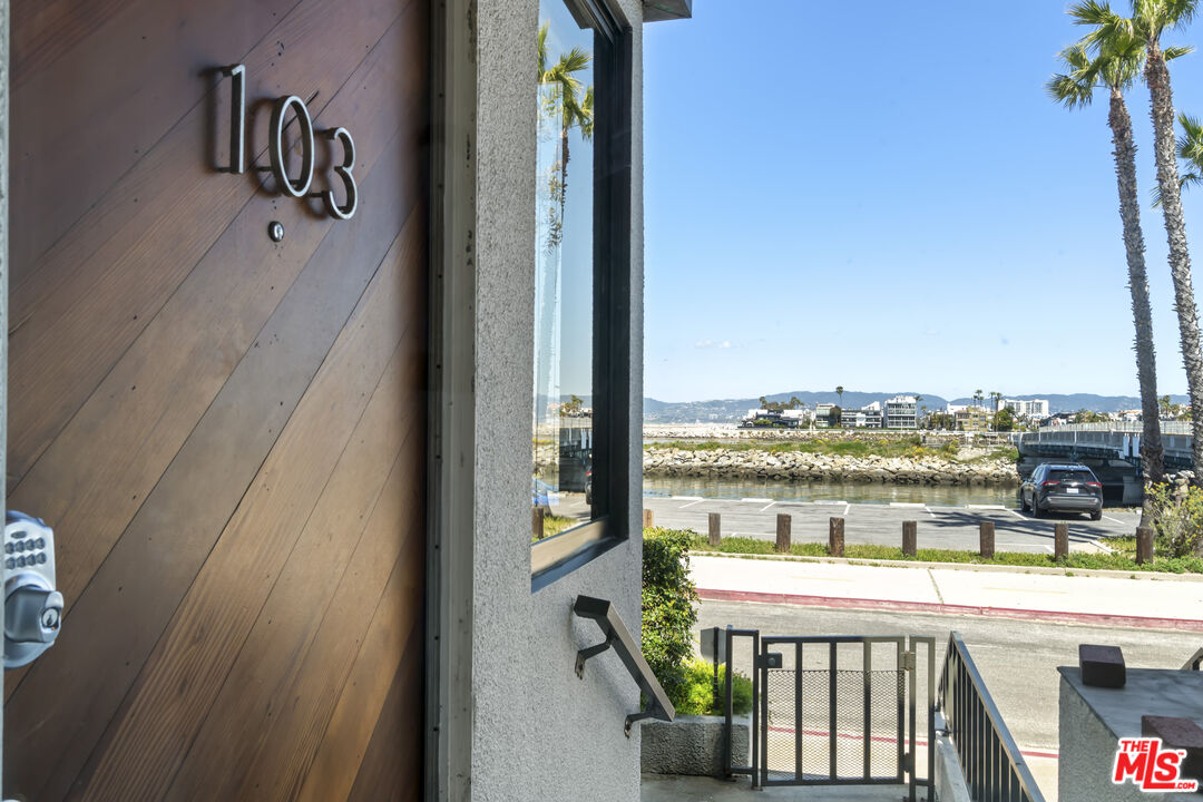 6209 Pacific Ave Unit: 103