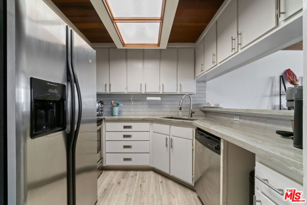 6209 Pacific Avenue 103