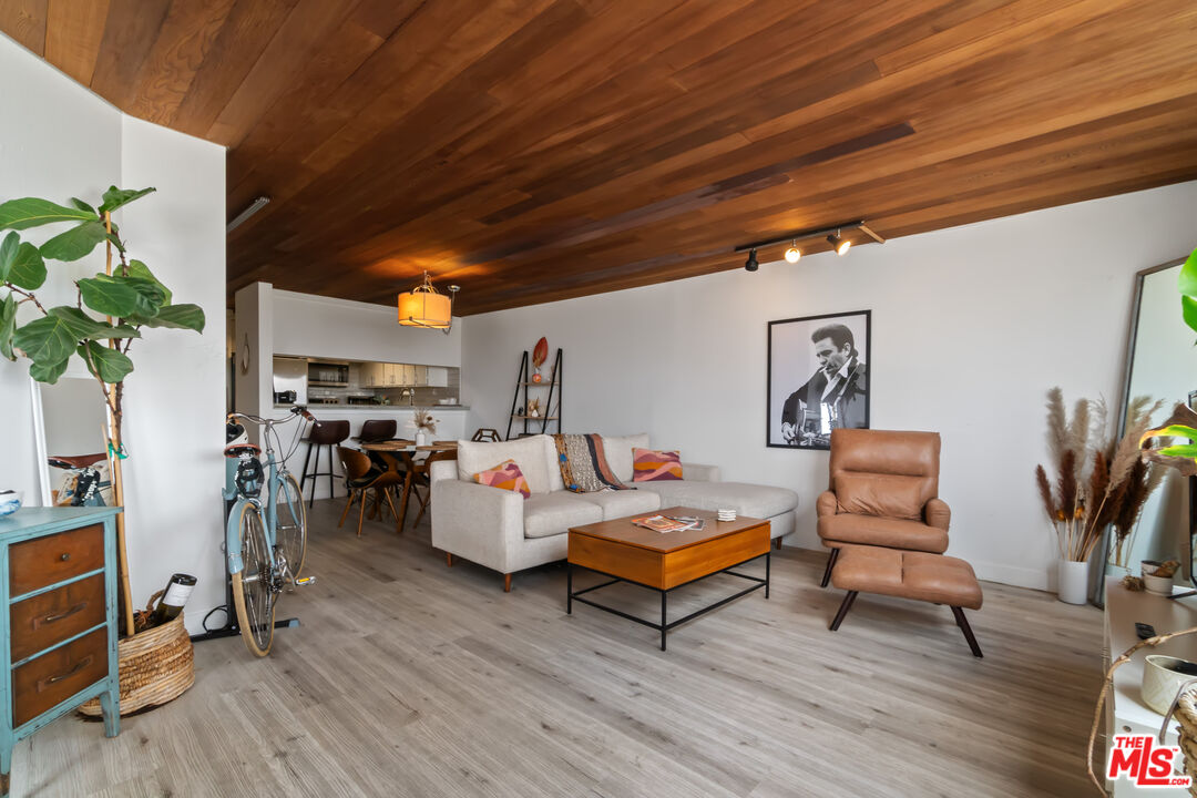 6209 Pacific Ave Unit: 103