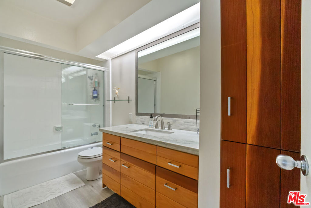 6209 Pacific Avenue 103