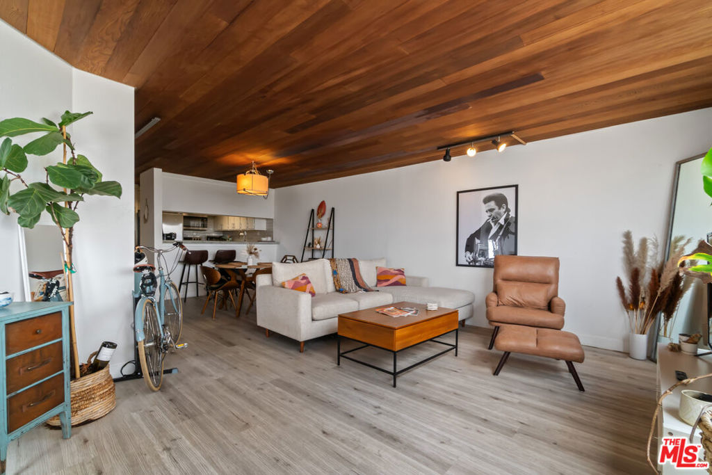 6209 Pacific Avenue 103