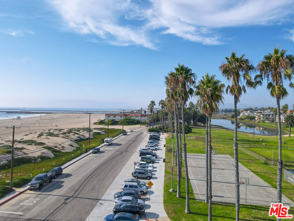 6209 Pacific Avenue 103