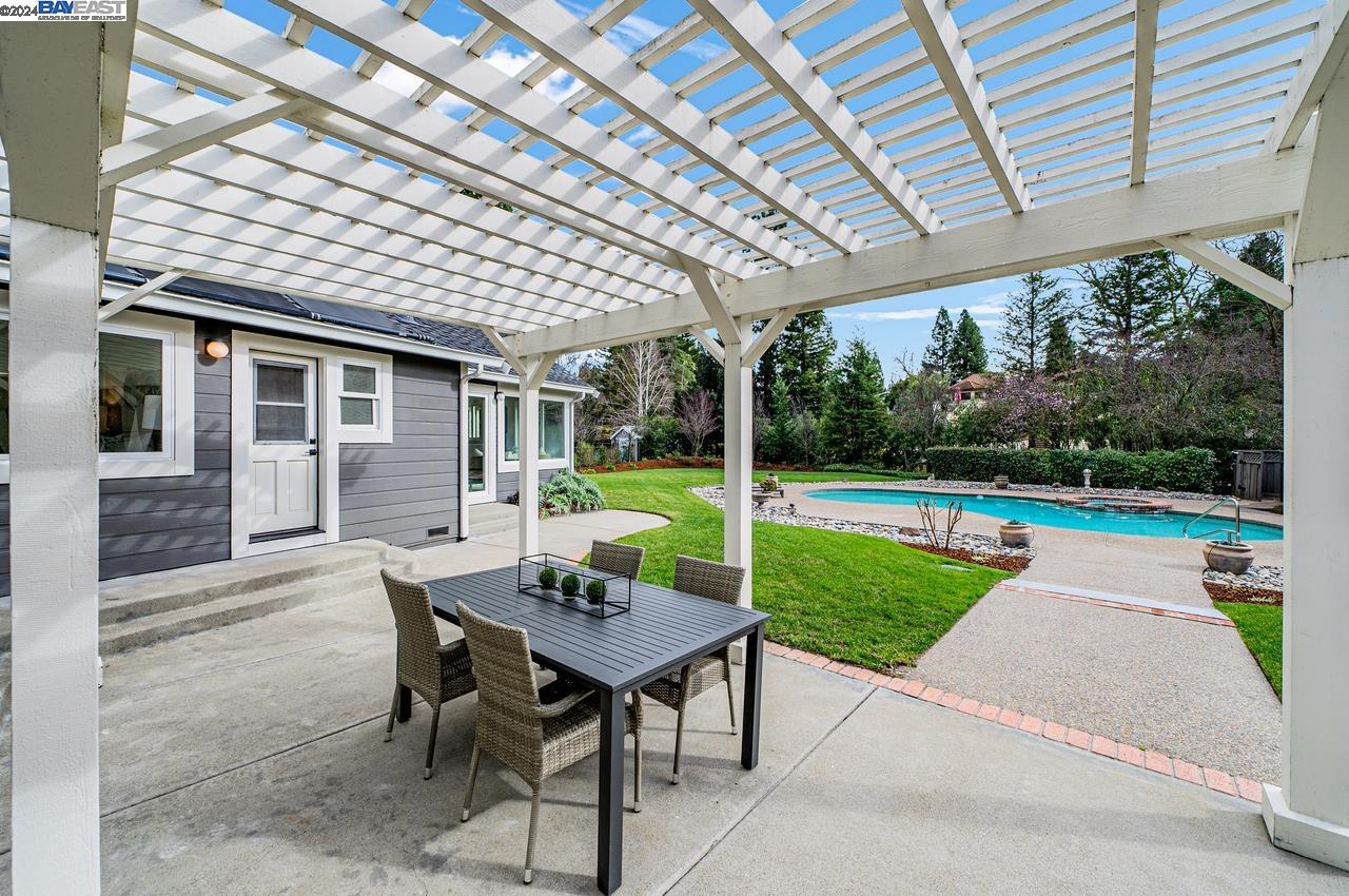 427 Matthew Court