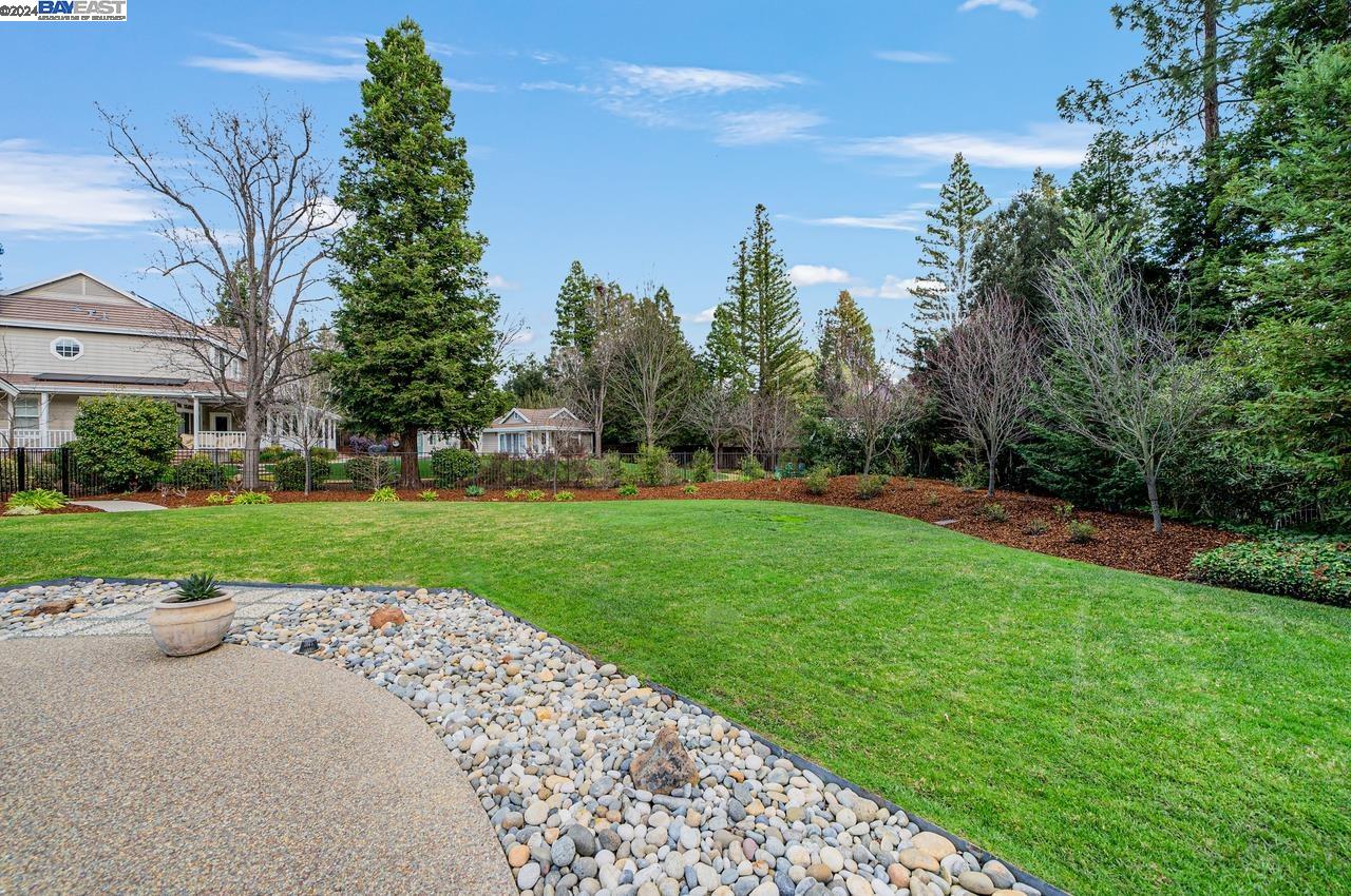 427 Matthew Court