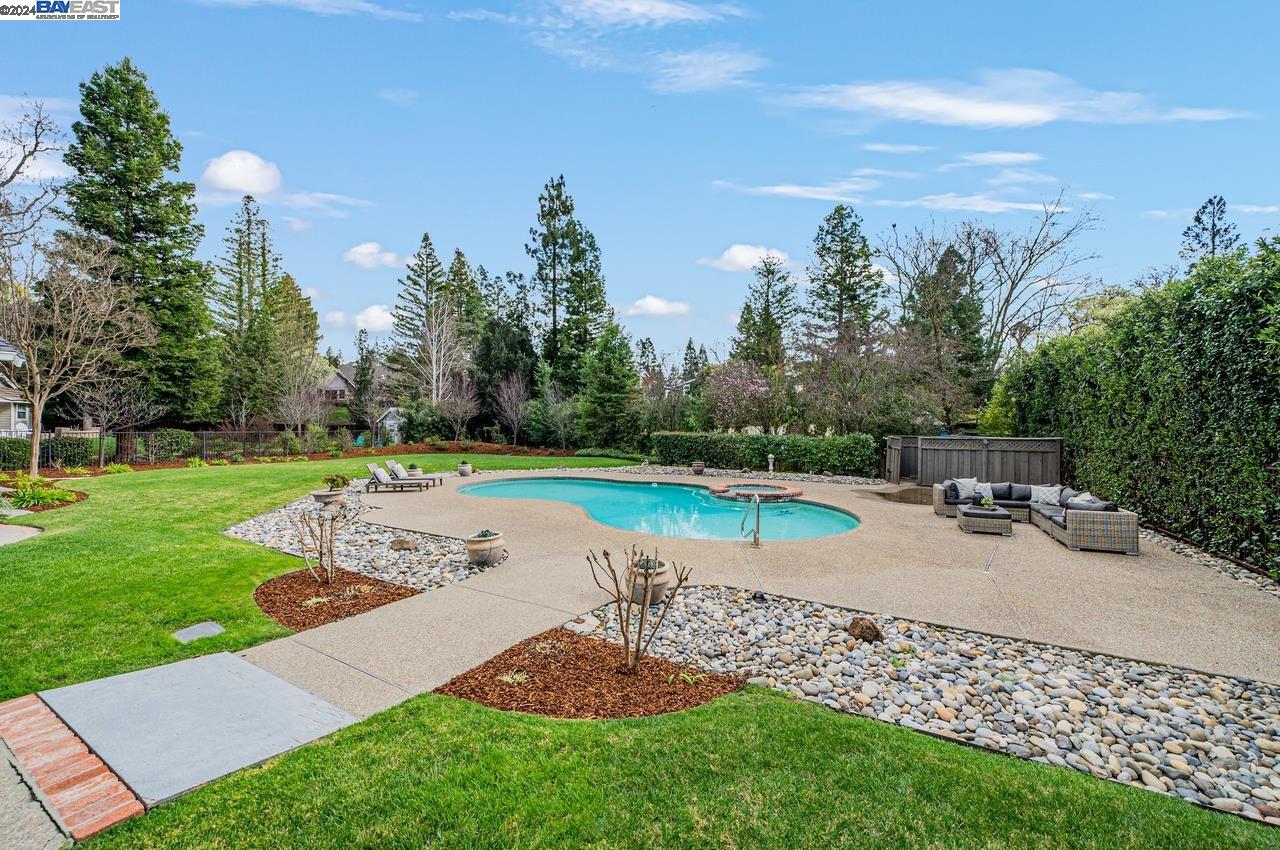 427 Matthew Court