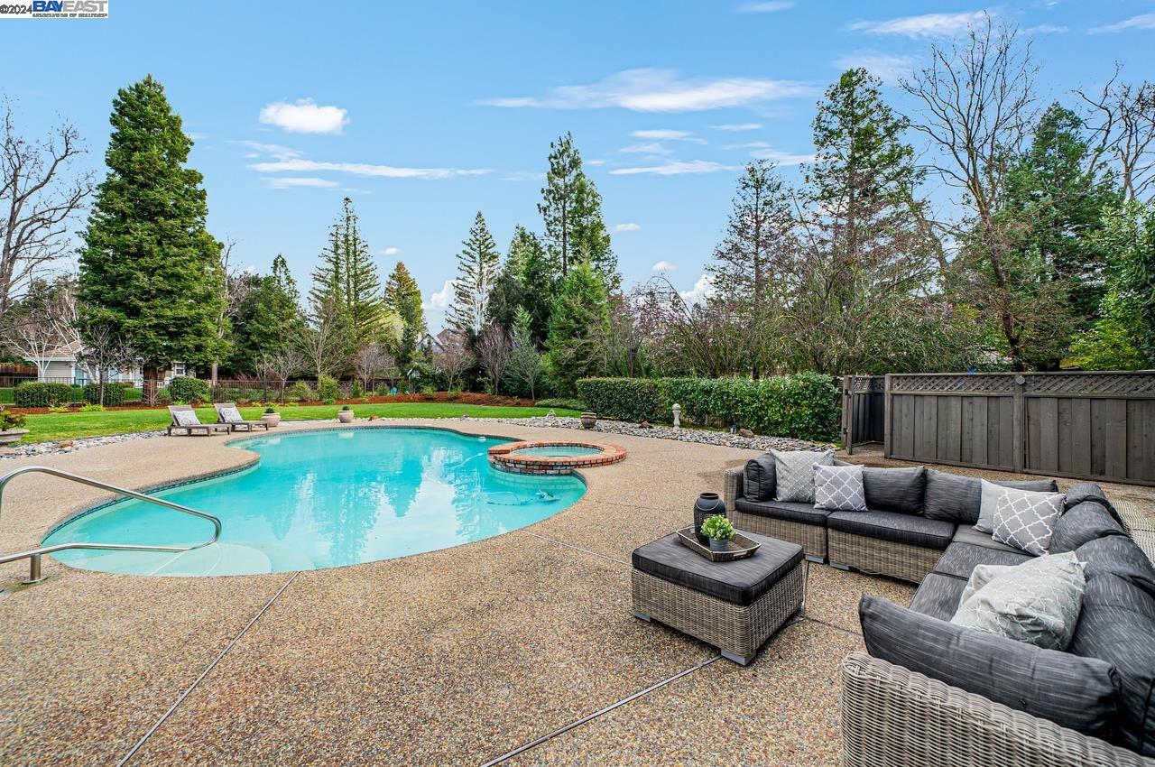 427 Matthew Court