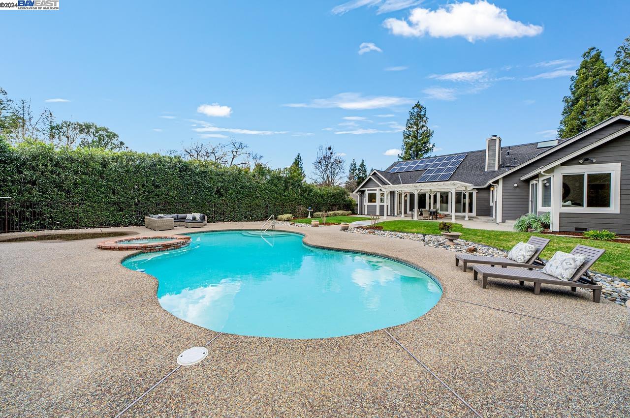 427 Matthew Court