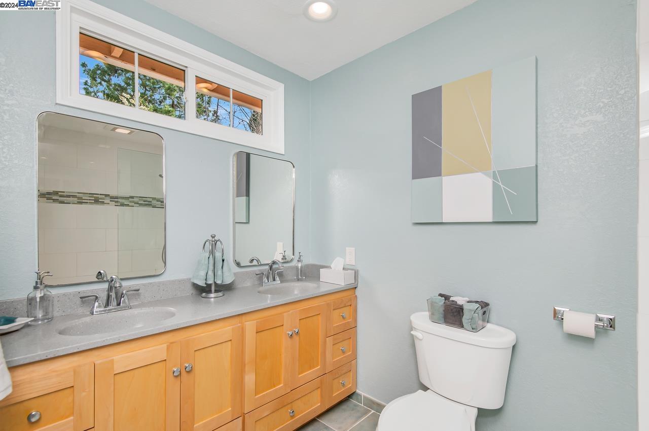 6033 Ashley Ct