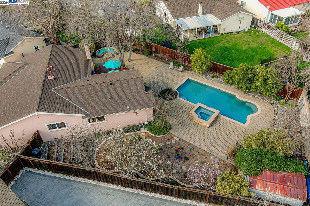 6033 Ashley Ct
