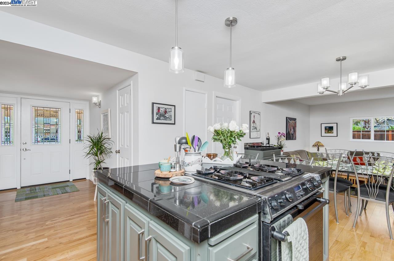 6033 Ashley Ct