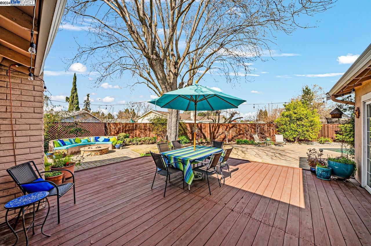 6033 Ashley Ct