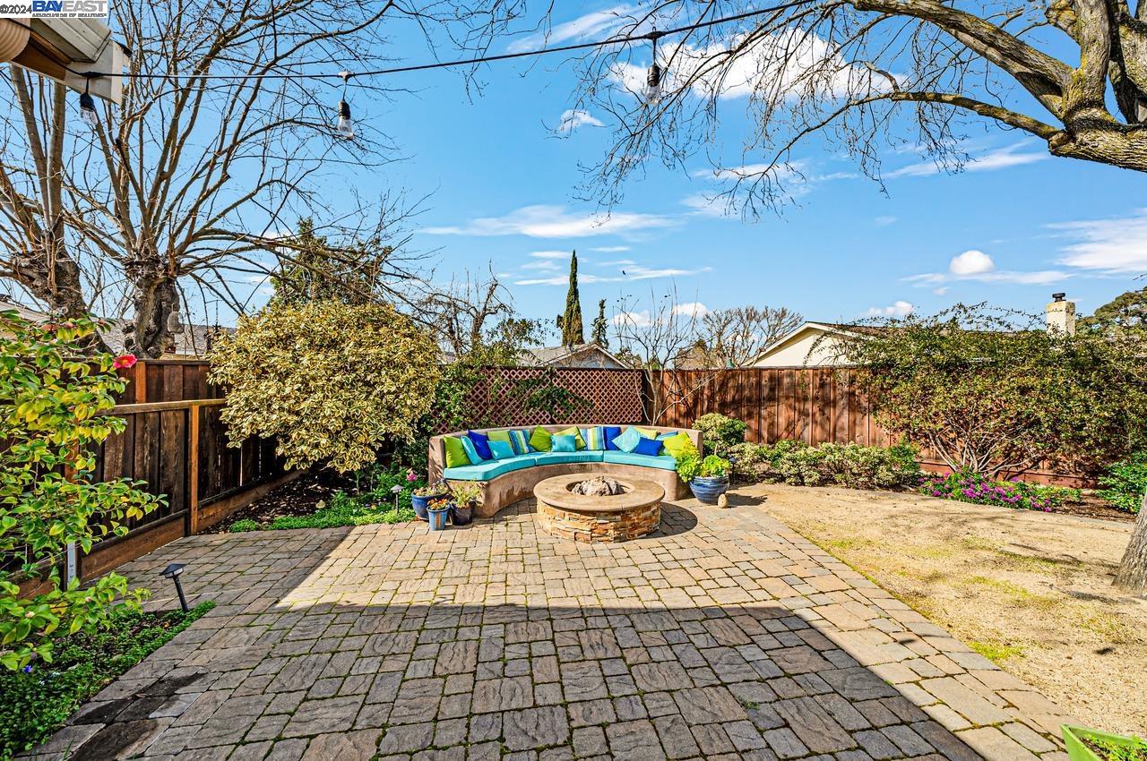 6033 Ashley Ct