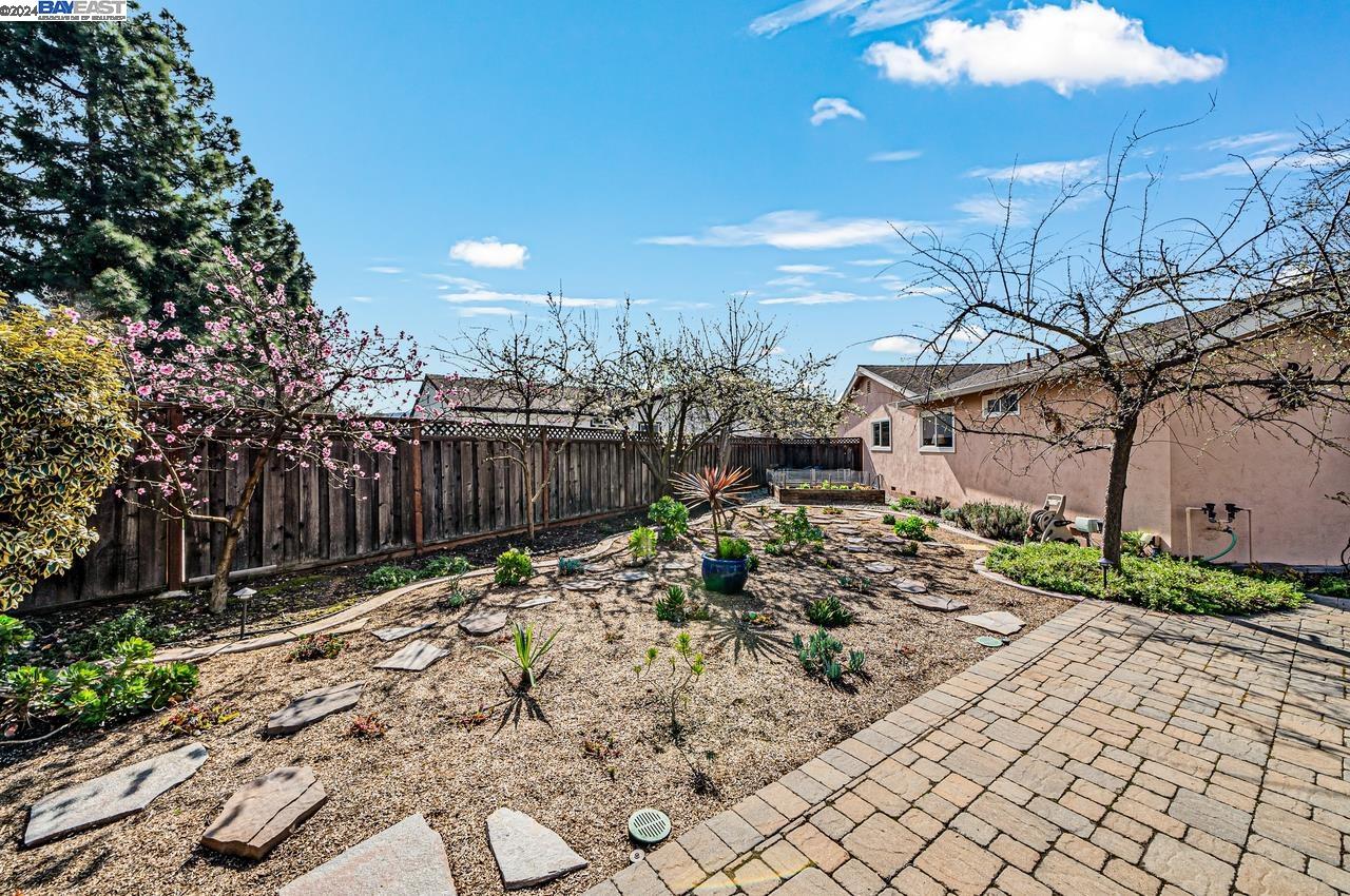 6033 Ashley Ct