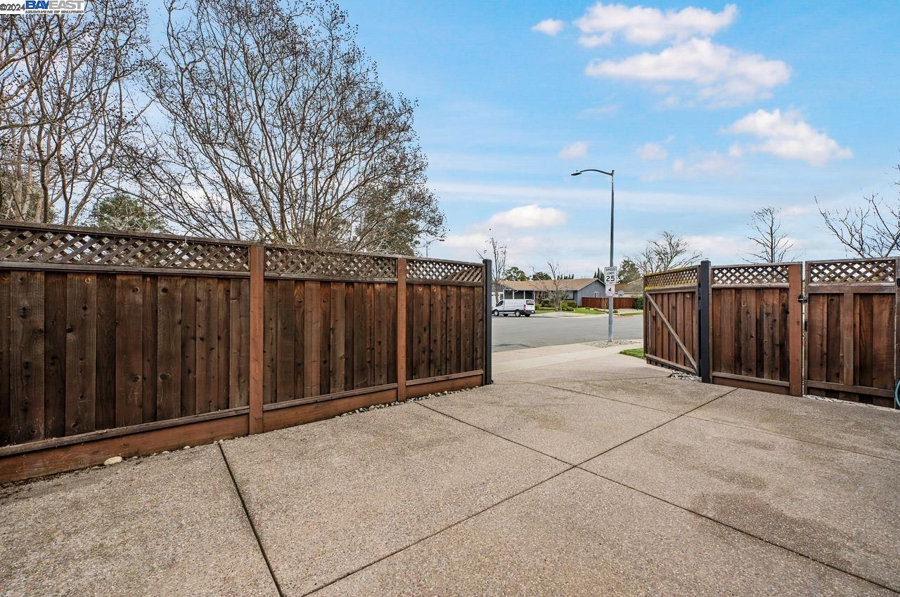 3605 Dunsmuir Cir