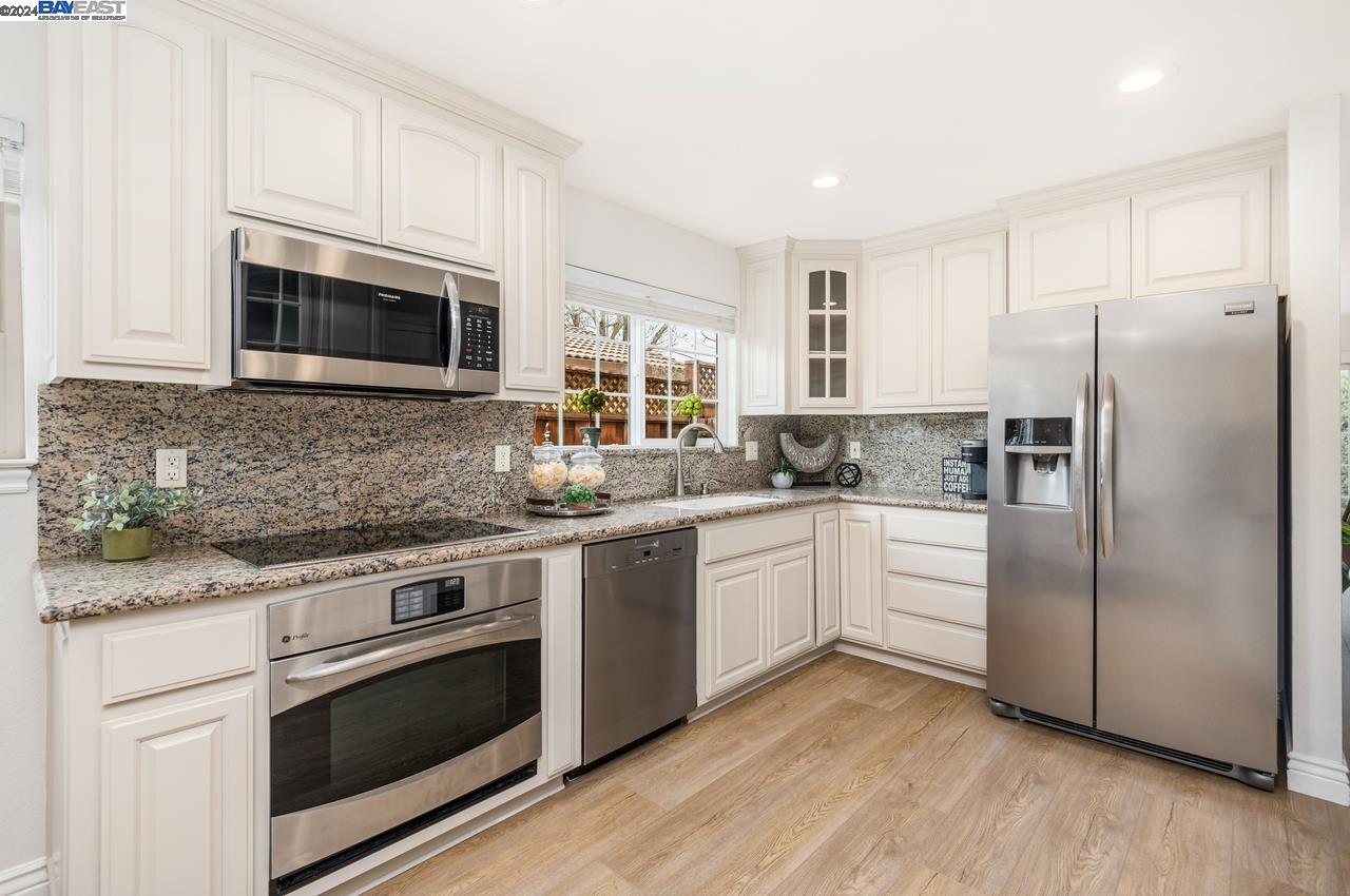 3605 Dunsmuir Cir