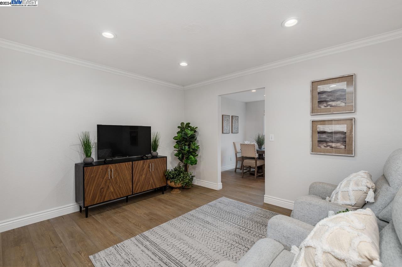 3605 Dunsmuir Cir