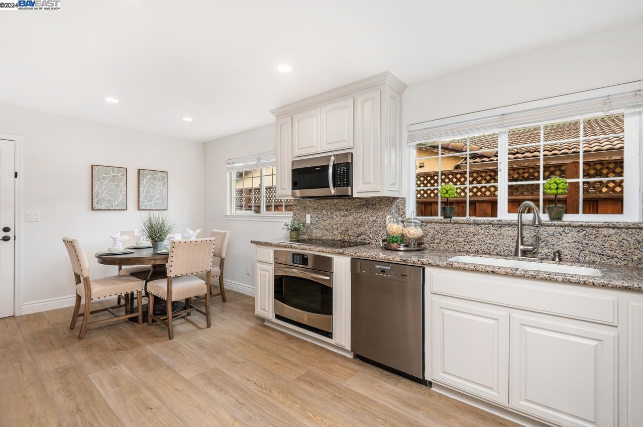 3605 Dunsmuir Cir