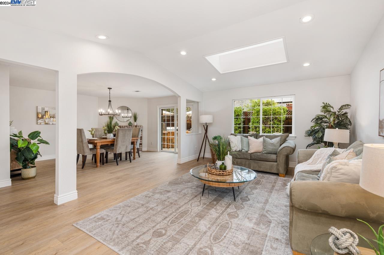 3605 Dunsmuir Cir