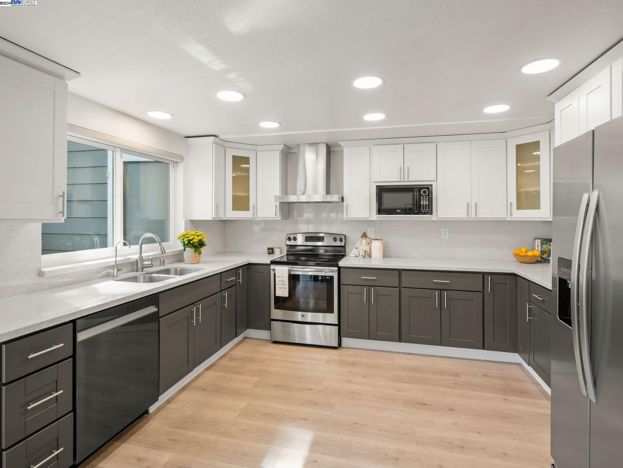 4322 Fairlands Dr