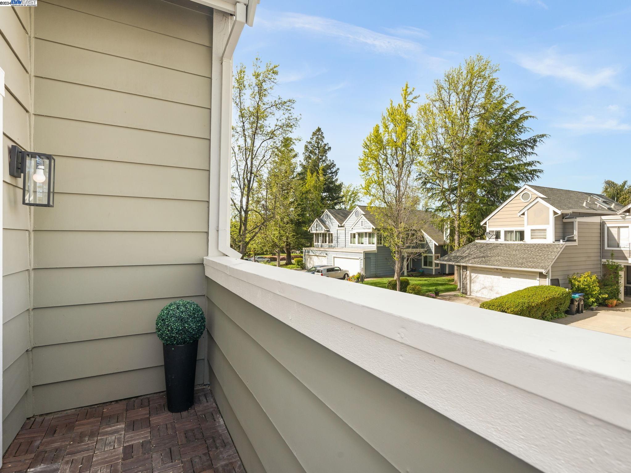 4322 Fairlands Dr