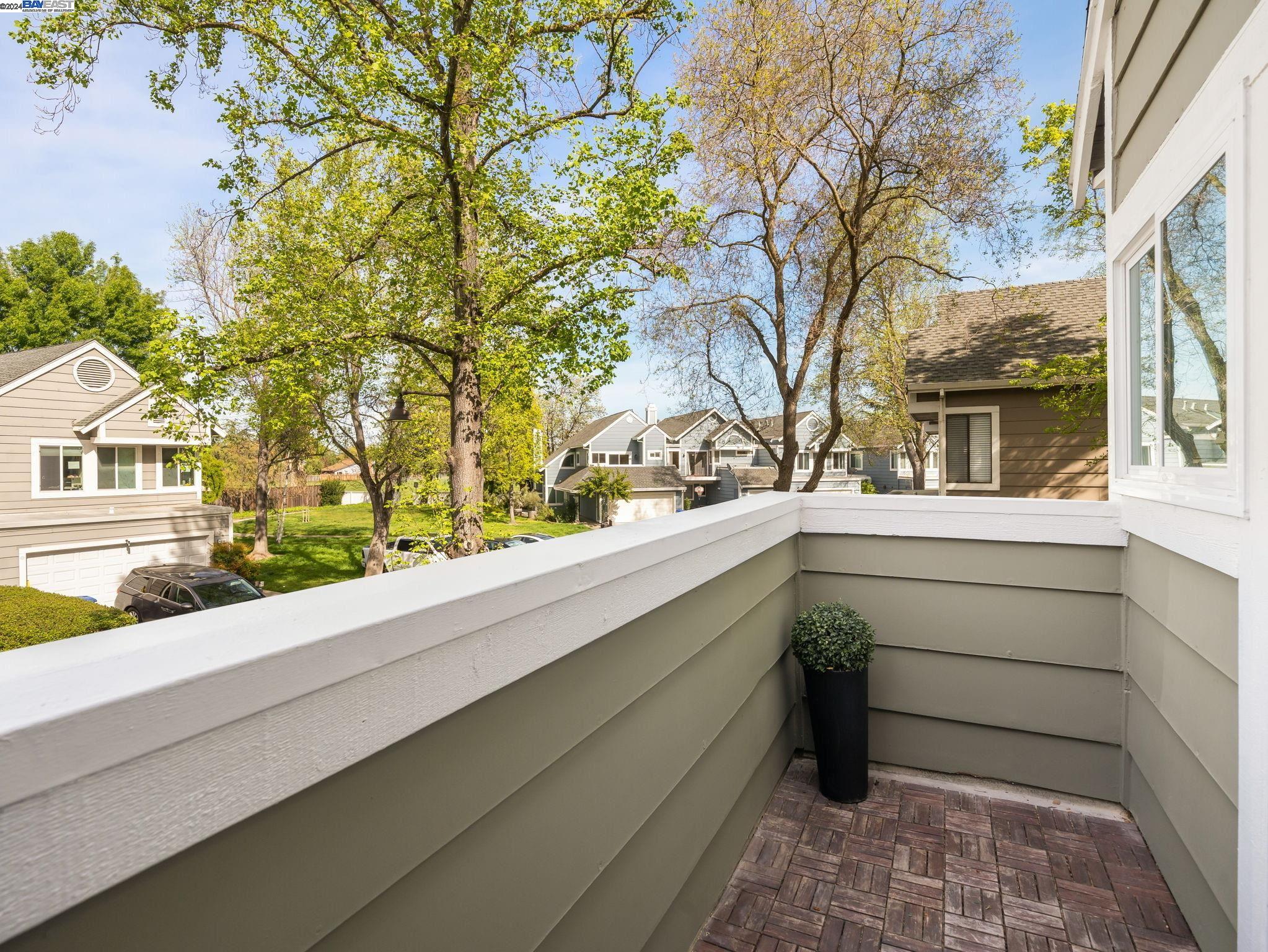4322 Fairlands Dr