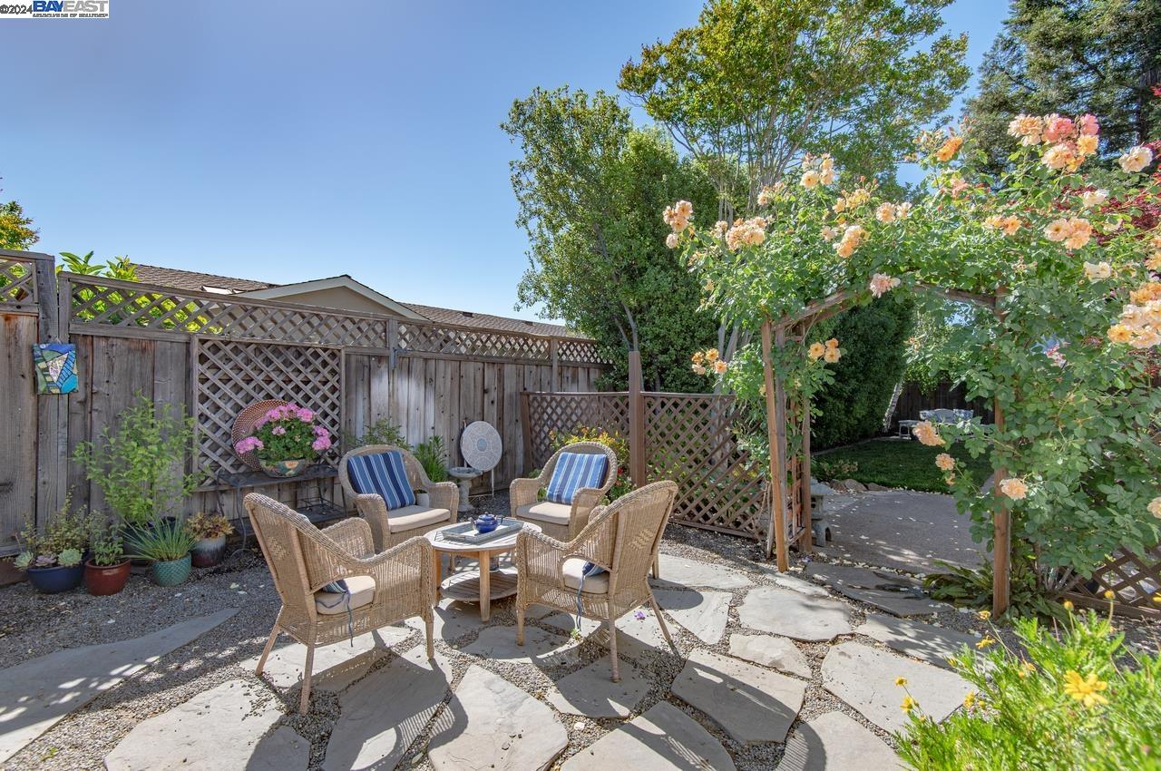 3222 Glenda Ct