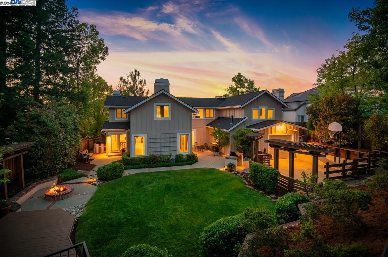 886 Montevino Dr