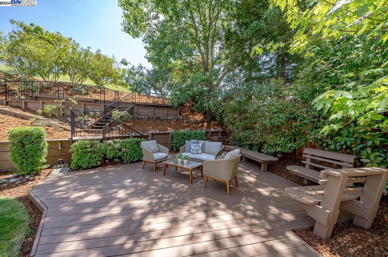 886 Montevino Dr