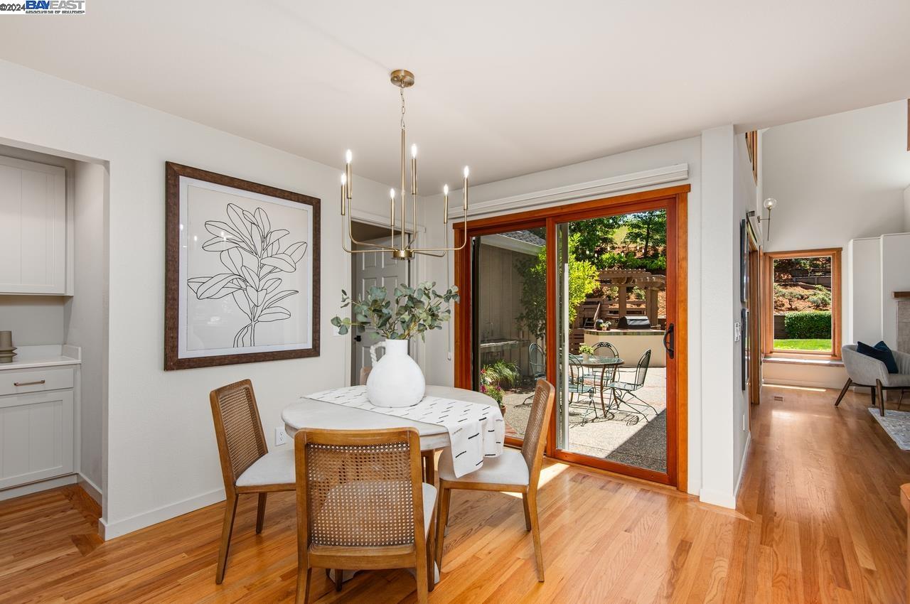886 Montevino Dr