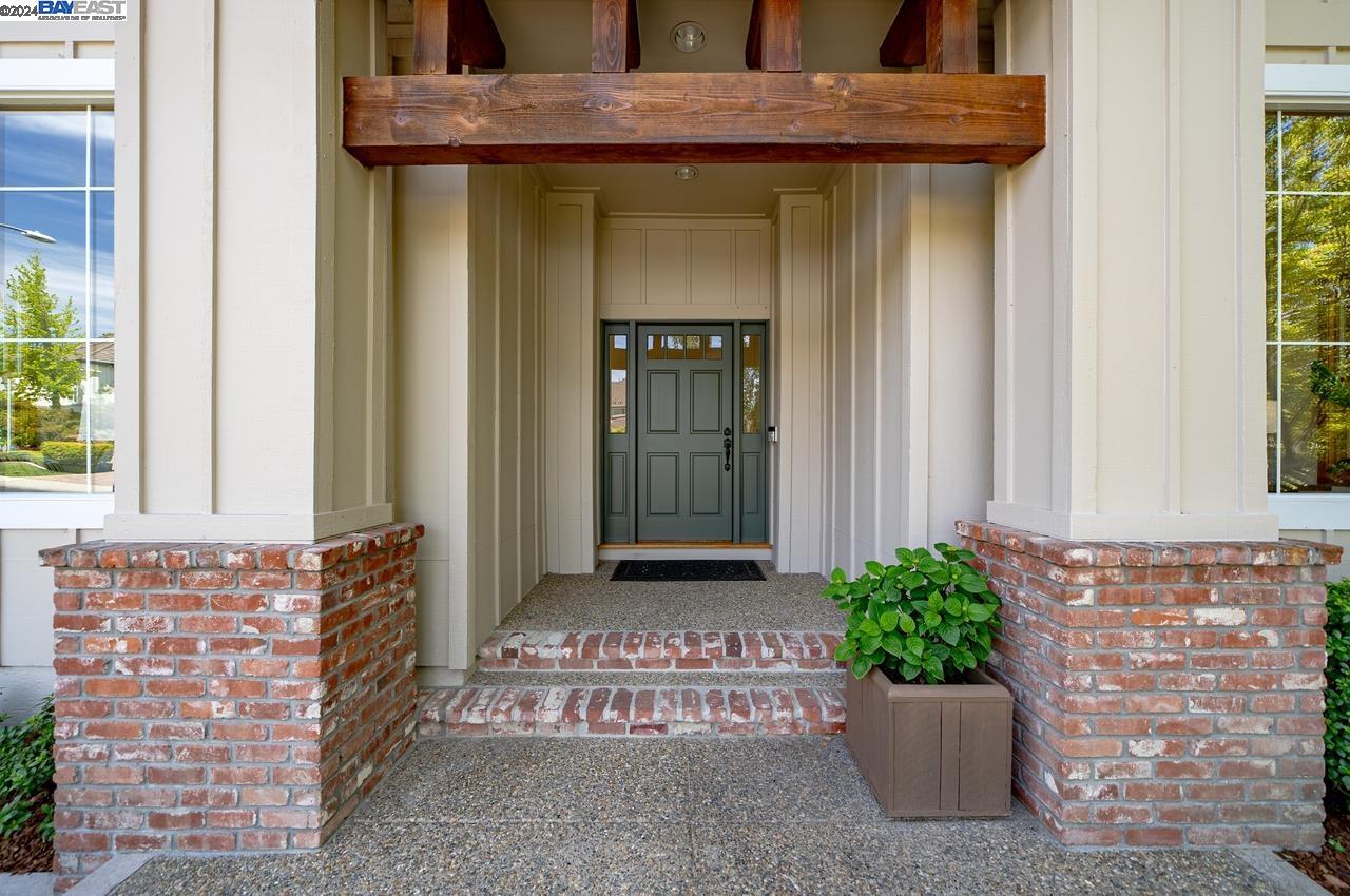 886 Montevino Dr