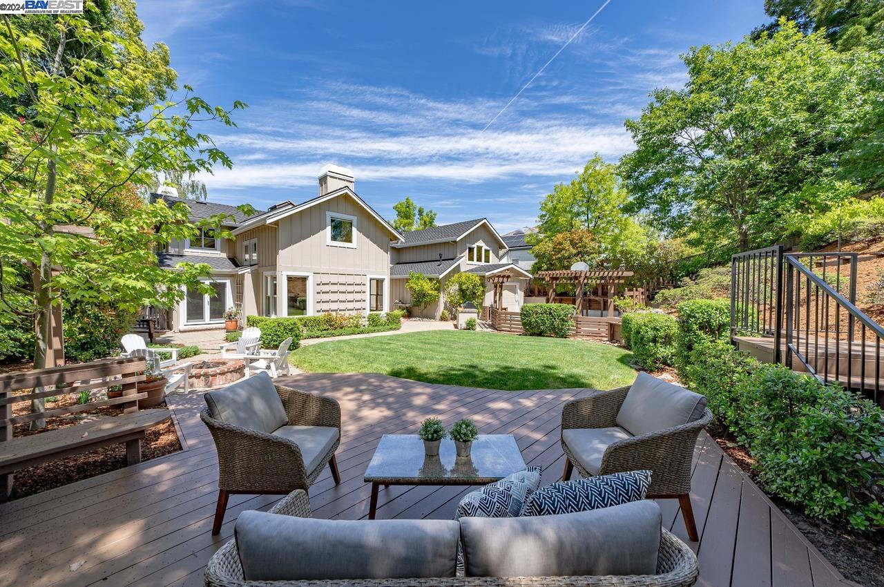 886 Montevino Dr