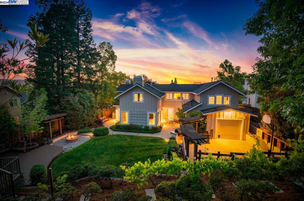886 Montevino Dr