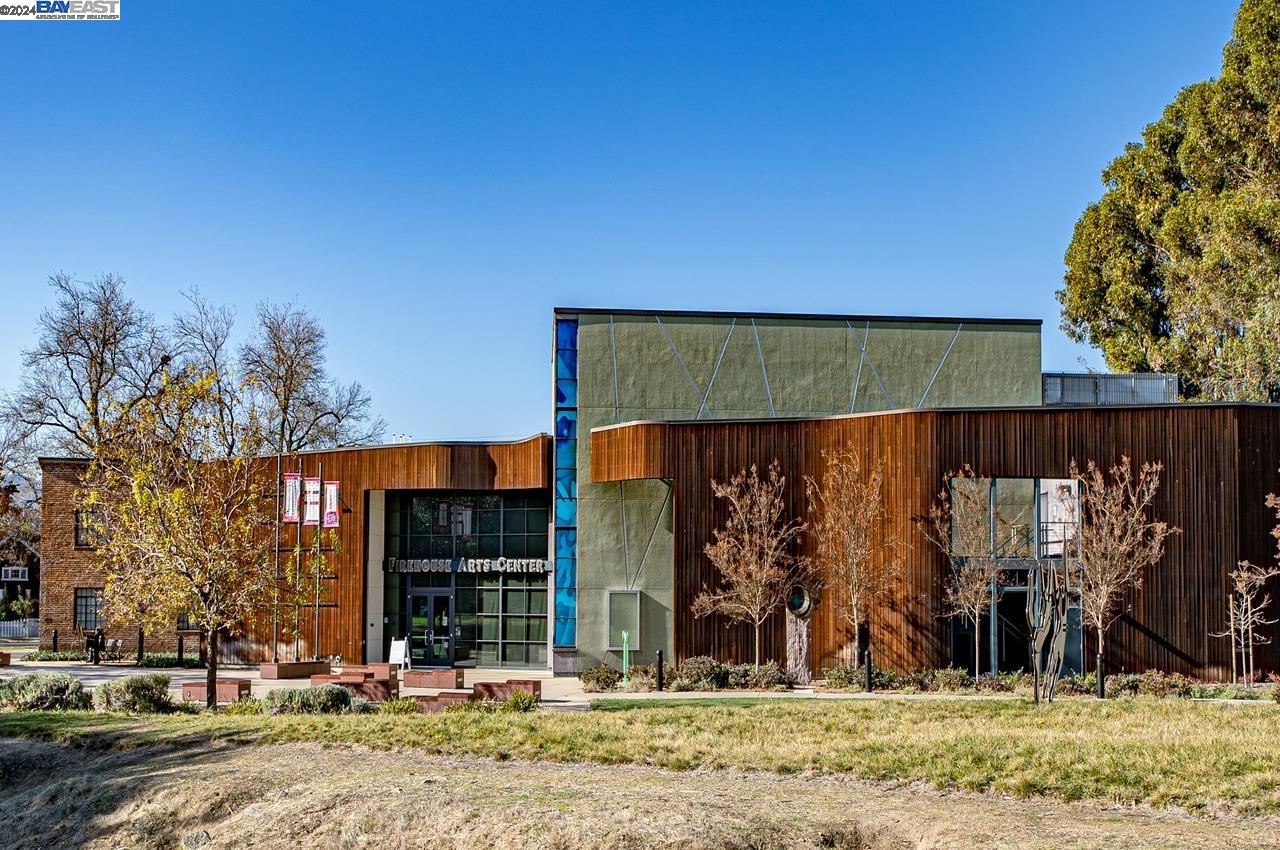 4348 Valley Ave # D8