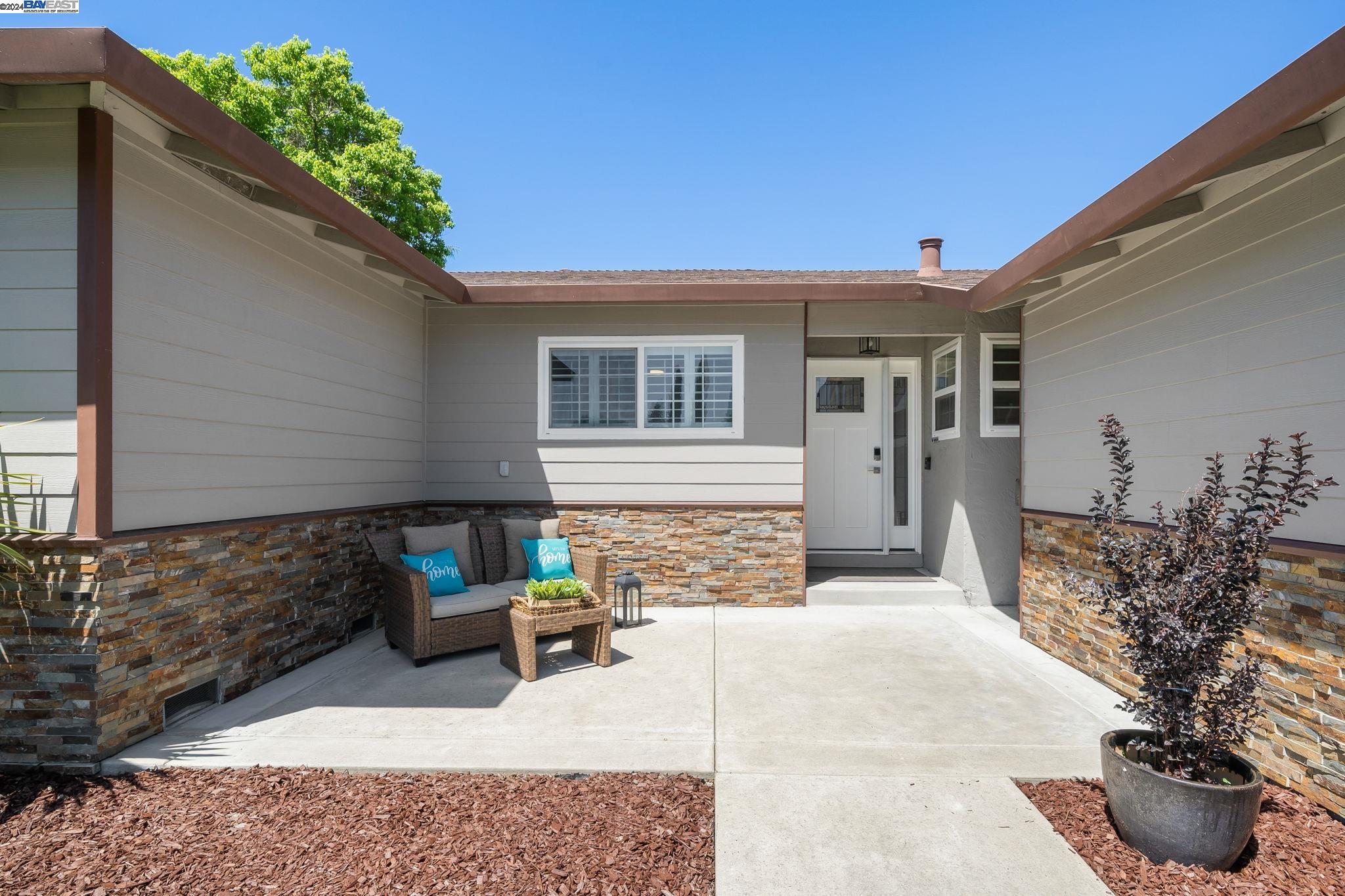 4672 Herrin Way