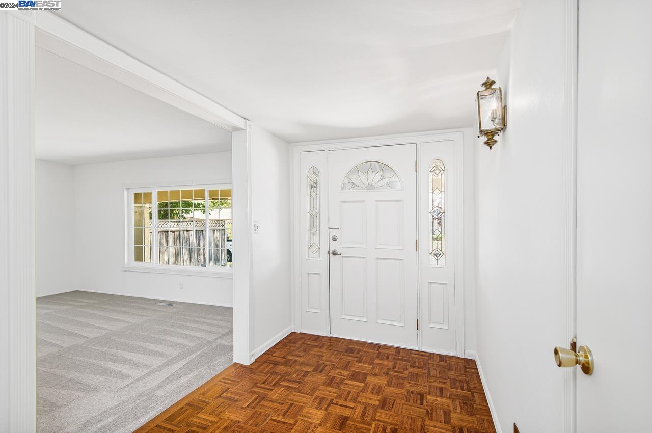6275 Inglewood Drive