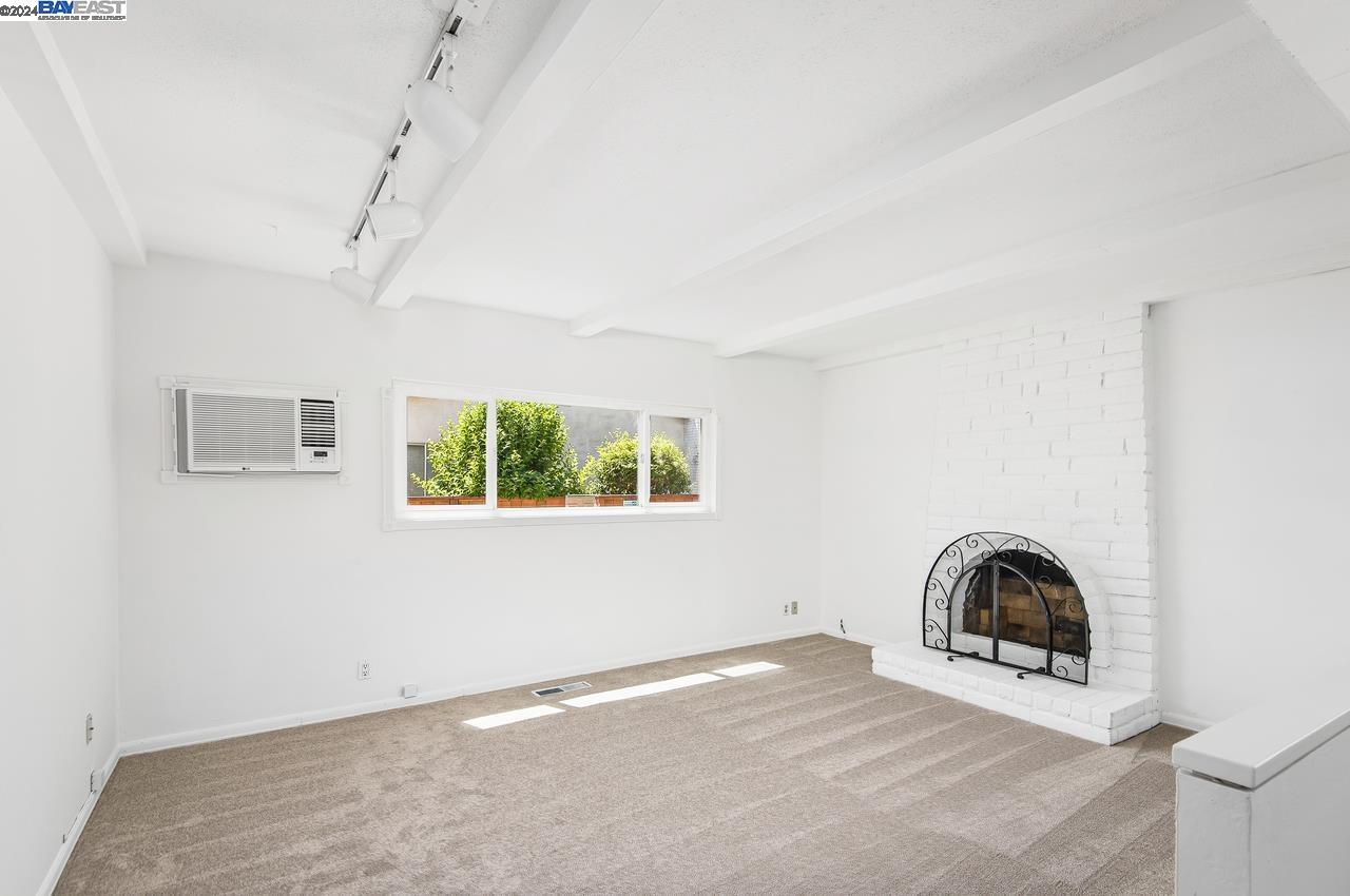 6275 Inglewood Drive