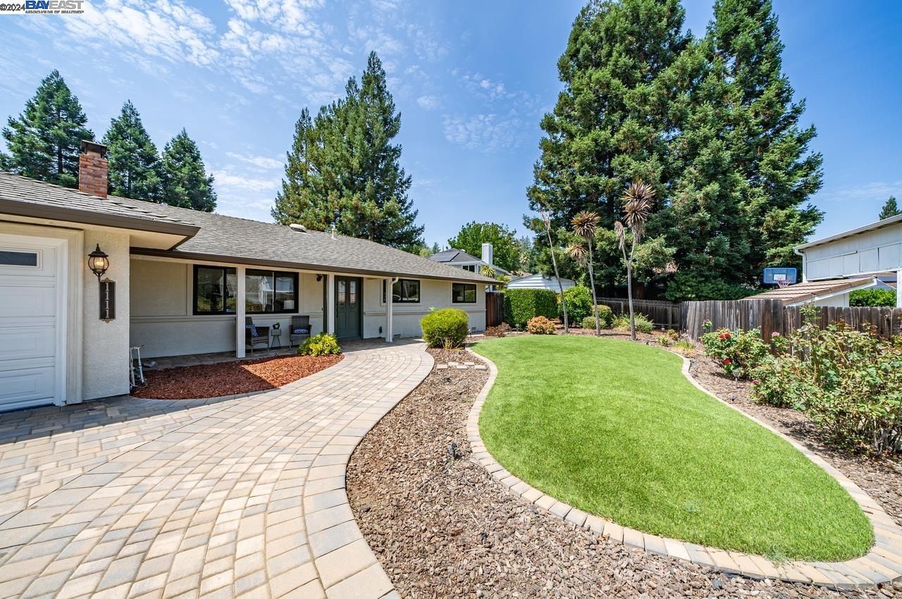 1111 Crowe Pl