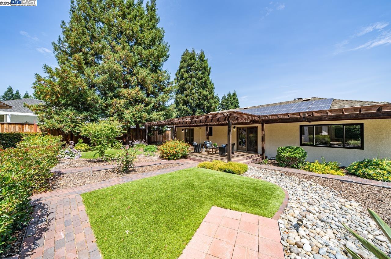 1111 Crowe Pl