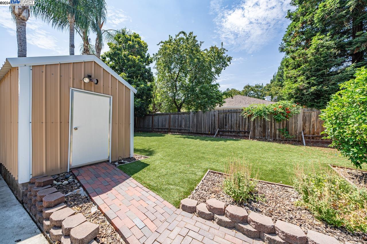 1111 Crowe Pl