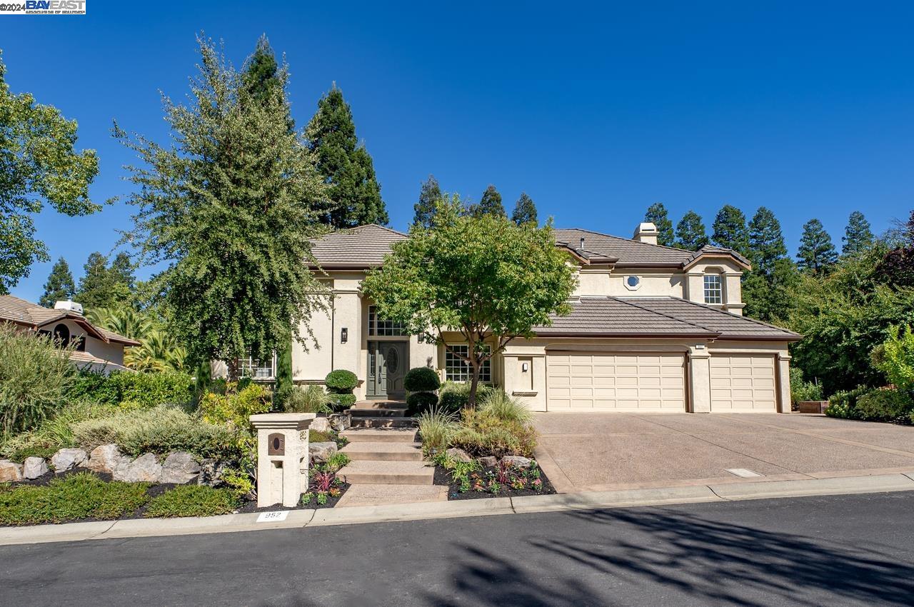 952 Gray Fox Cir