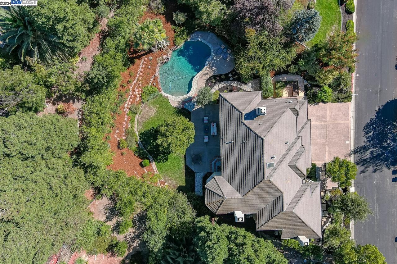 952 Gray Fox Cir