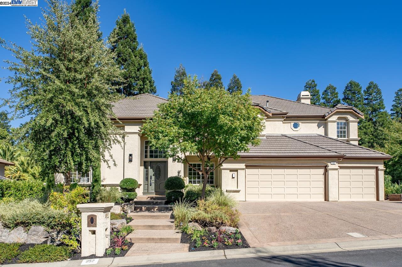 952 Gray Fox Cir