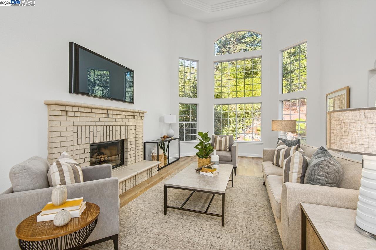 952 Gray Fox Cir