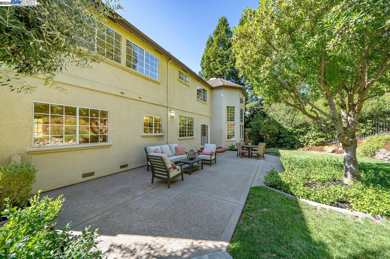 952 Gray Fox Cir