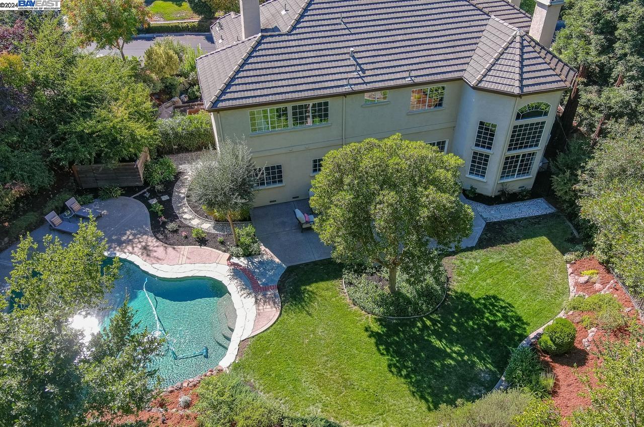 952 Gray Fox Cir
