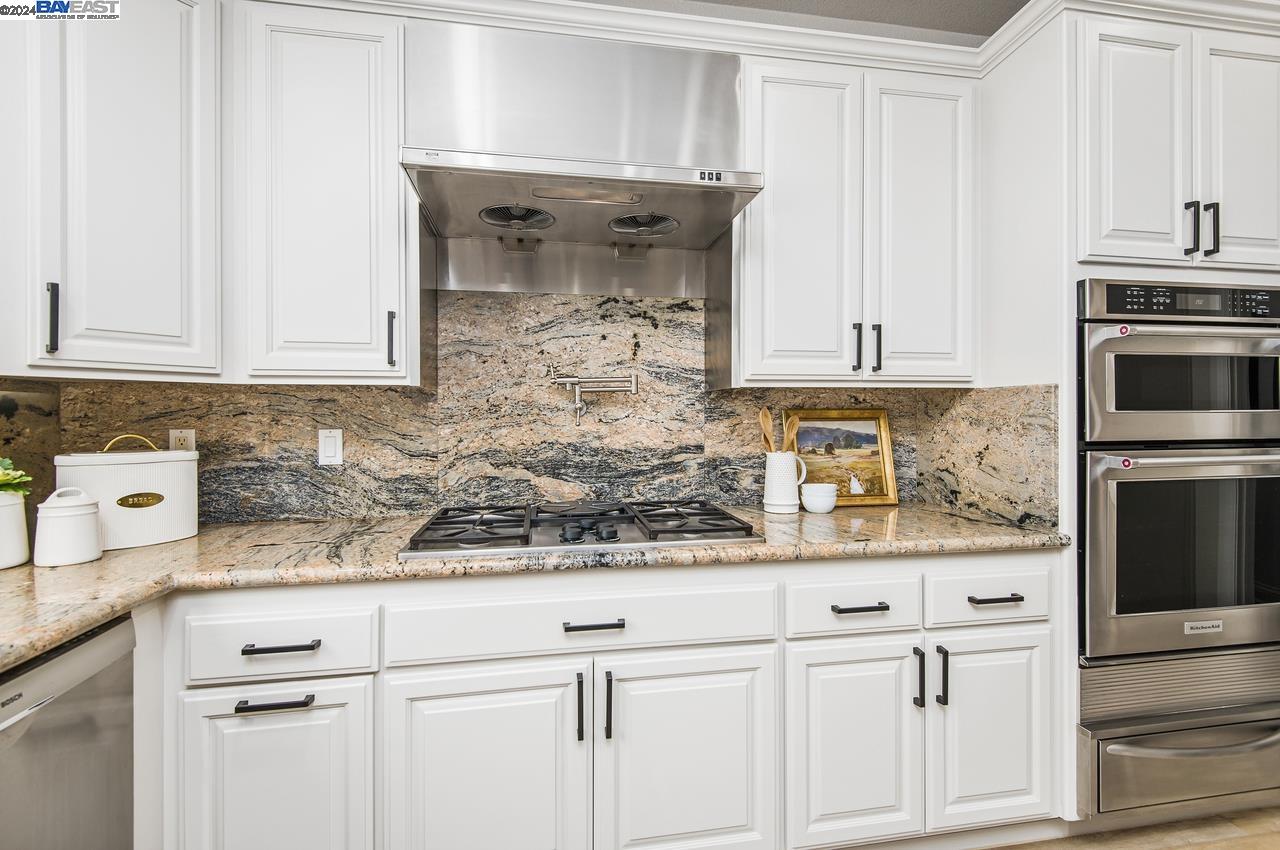 952 Gray Fox Cir