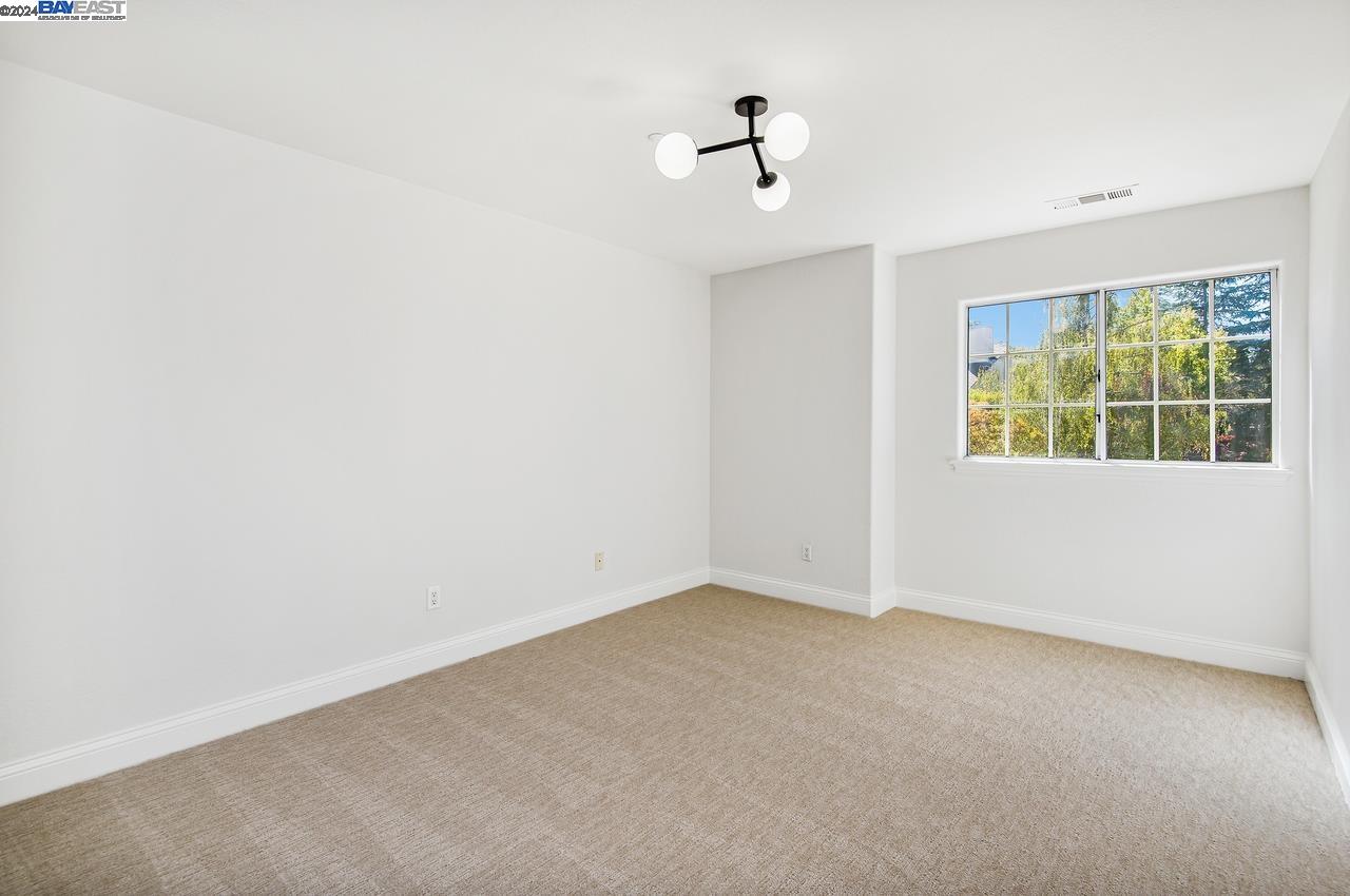 952 Gray Fox Cir