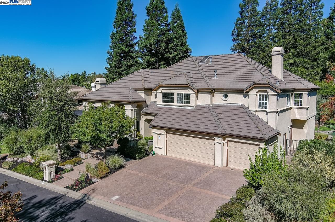 952 Gray Fox Cir
